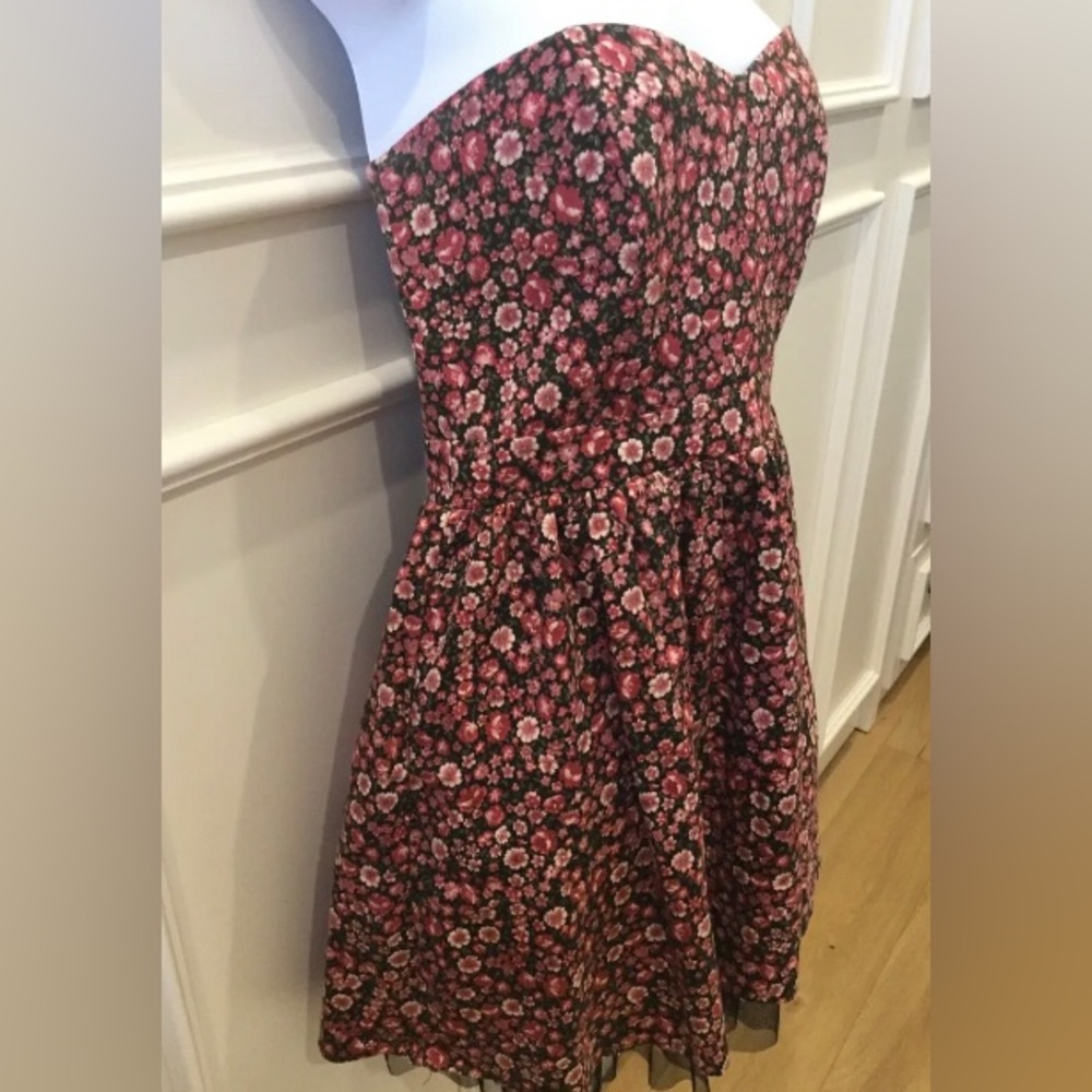Semi-formal dress size medium pink floral strapless w/tulle